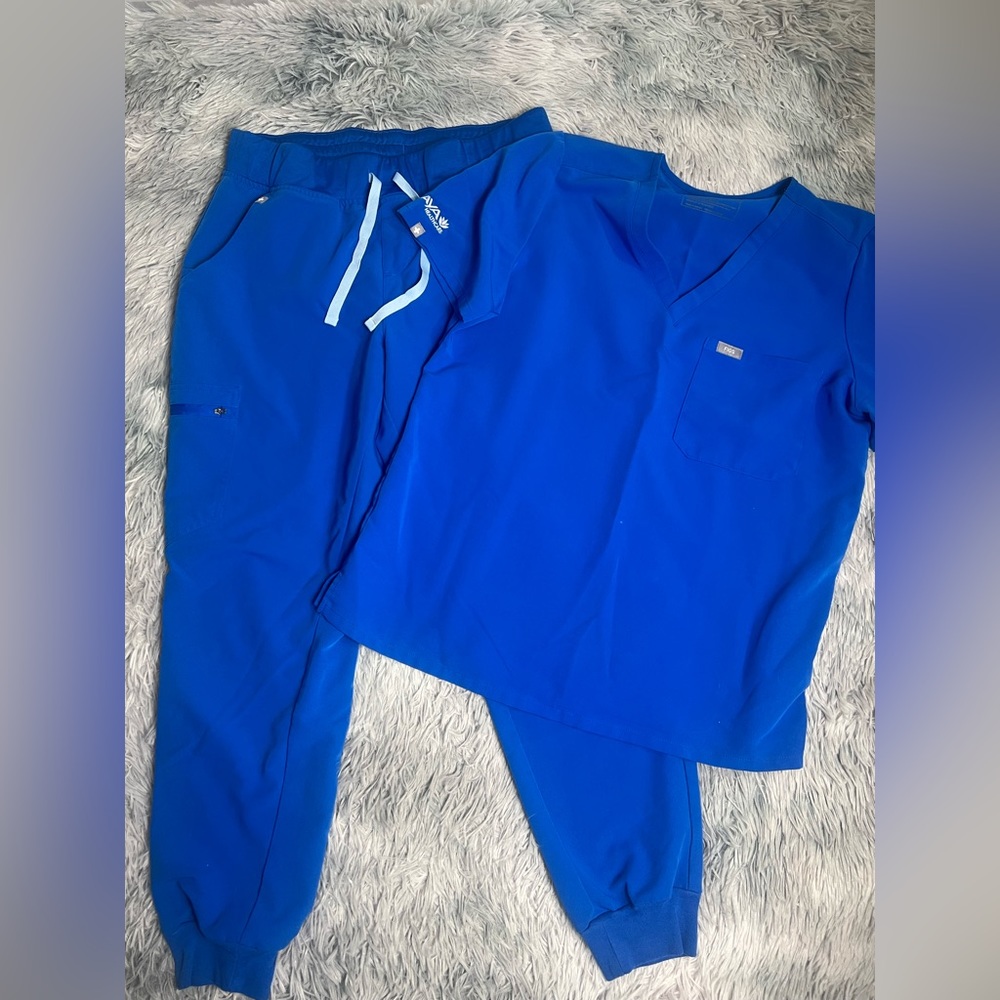 Figs Catarina One-Pocket Scrub Top & Zamora Jogger Scrub Pants Set Royal Blue L